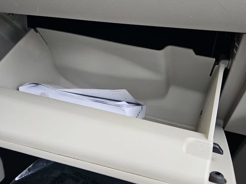 Used 2020 Chrysler Pacifica Touring-L image 21