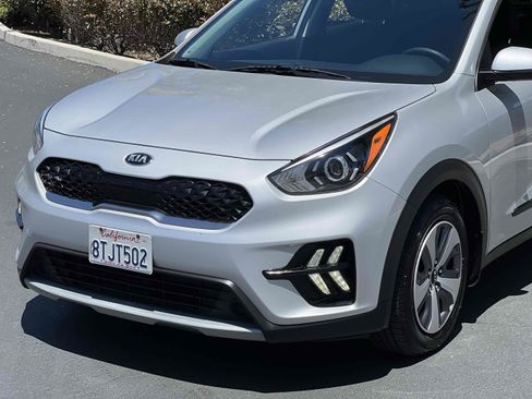 Used 2020 Kia Niro LX FWD image 46
