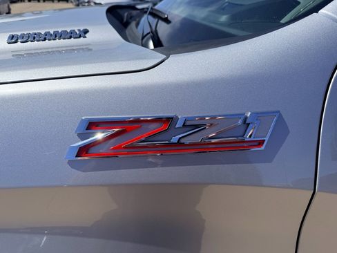 Used 2022 Chevrolet Silverado 1500 LTZ w/ Technology Package AWD/4WD image 6