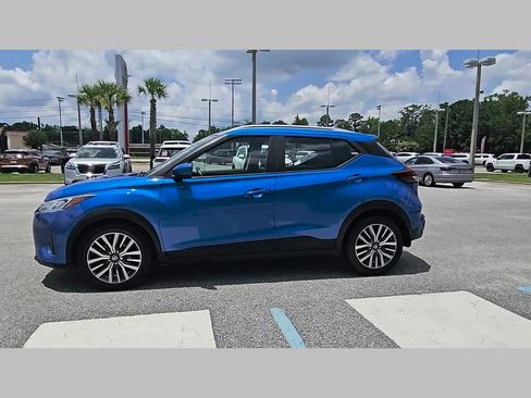 Used 2021 Nissan Kicks SV FWD image 25