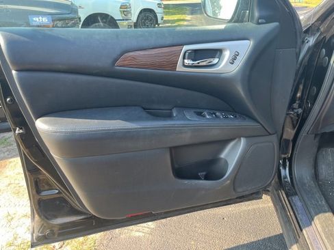 Used 2017 Nissan Pathfinder Platinum image 20