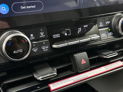 Certified 2024 Toyota Highlander XLE AWD/4WD image 25