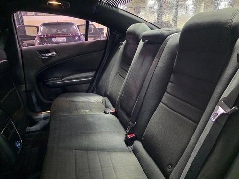 Used 2011 Dodge Charger SE RWD image 7