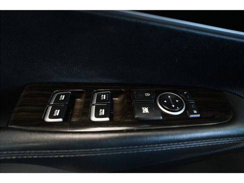 Used 2020 Kia Sorento LX image 17