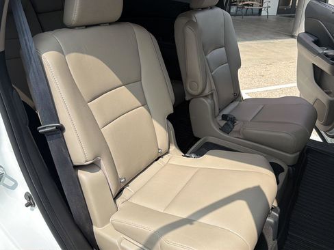 Used 2021 Honda Pilot Touring image 17