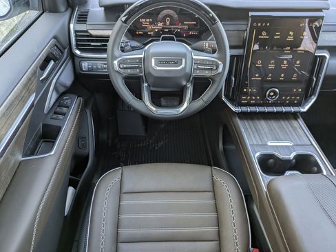 New 2026 GMC Acadia Denali Ultimate w/ LPO, Floor Liner Package AWD/4WD image 13