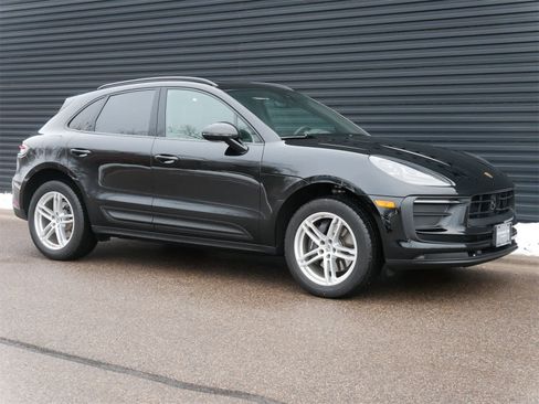 Used 2025 Porsche Macan image 27