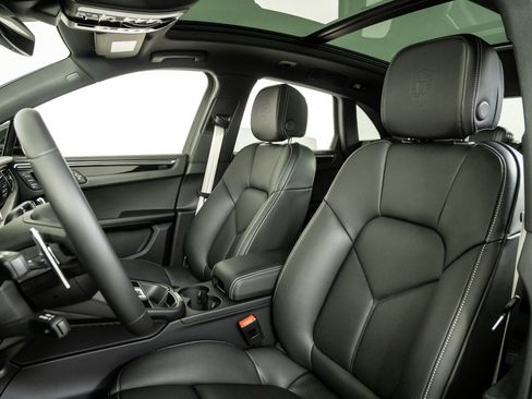 New 2026 Porsche Macan S image 5