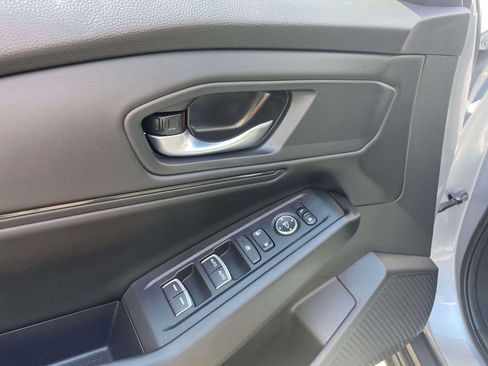 Used 2023 Honda Accord EX image 17