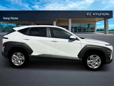 New 2026 Hyundai Kona SE AWD/4WD image 9