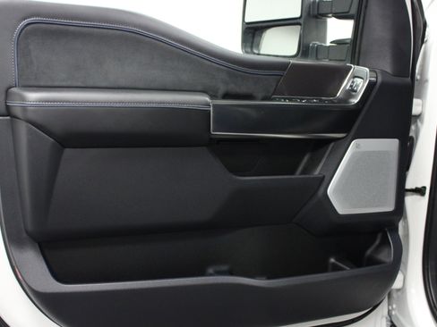 Used 2026 Ford F250 Platinum AWD/4WD image 11