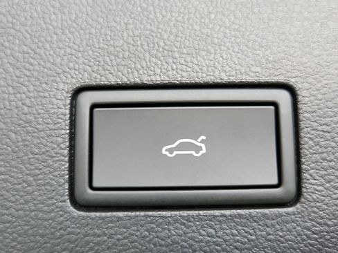 New 2026 Volkswagen Atlas SE FWD image 9