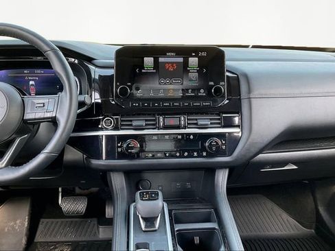 Used 2024 Nissan Pathfinder Platinum w/ Cargo Package image 9