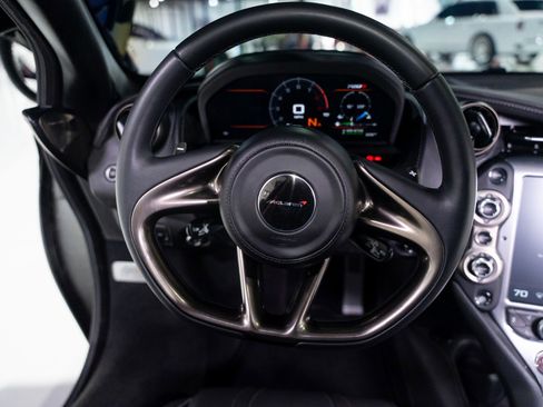 Used 2018 McLaren 720S image 23