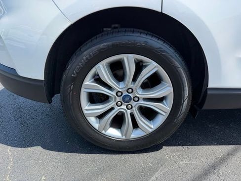 Used 2019 Ford Edge Titanium w/ Cold Weather Package AWD/4WD image 19