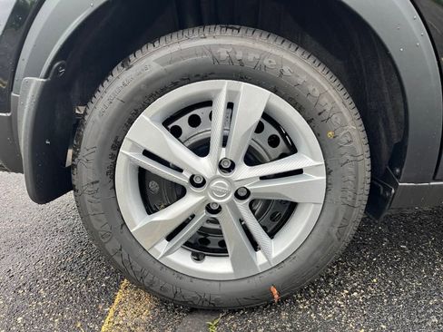 New 2025 Nissan Kicks Play S image 12