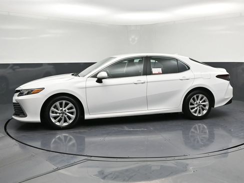 Used 2024 Toyota Camry LE image 2