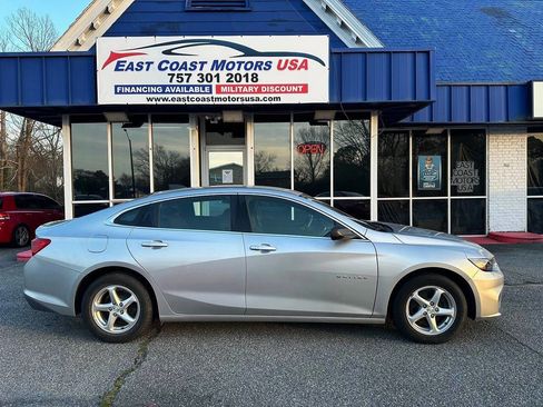 Used 2017 Chevrolet Malibu LS image 2