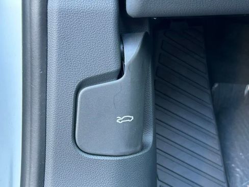 New 2025 Audi A8 L 3.0T image 63