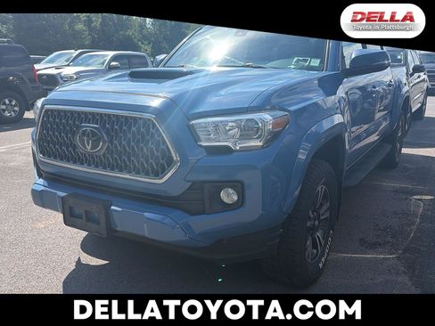 Used 2019 Toyota Tacoma TRD Sport AWD/4WD image 1