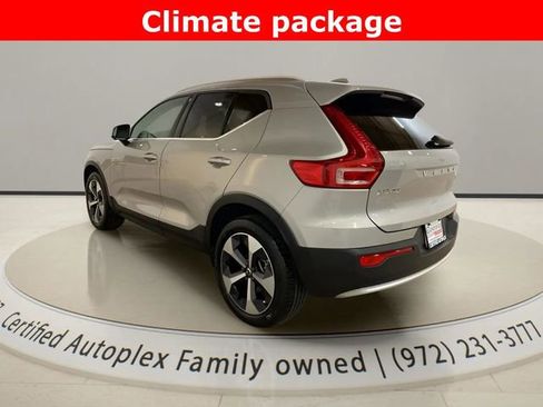 Used 2025 Volvo XC40 B5 Plus AWD/4WD image 3