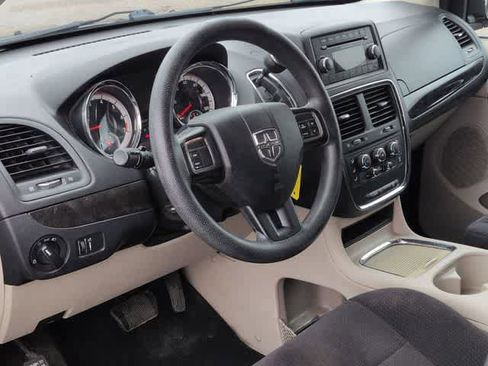 Used 2014 Dodge Grand Caravan SXT FWD image 10
