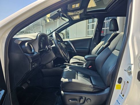 Used 2018 Toyota RAV4 SE w/ Advanced Technology Package AWD/4WD image 20