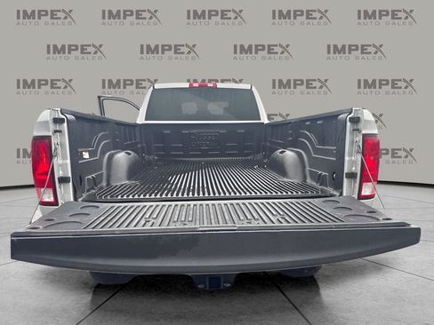 Used 2018 RAM 2500 Tradesman w/ Chrome Appearance Group AWD/4WD image 3