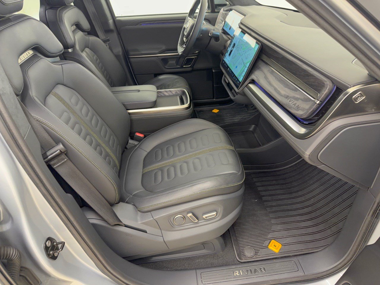 Used 2022 Rivian R1S Launch Edition Quad AWD/4WD image 29