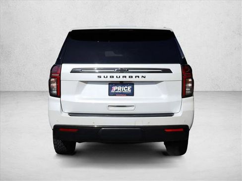 Used 2022 Chevrolet Suburban Z71 w/ Luxury Package AWD/4WD image 9