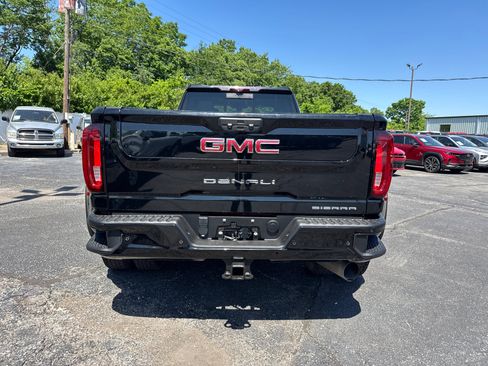 Used 2022 GMC Sierra 3500 Denali w/ Denali Ultimate Package AWD/4WD image 4