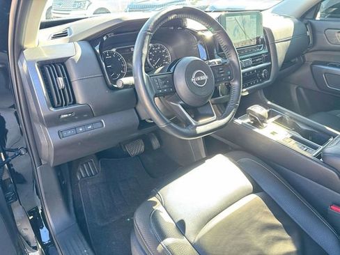 Used 2024 Nissan Pathfinder SL image 25