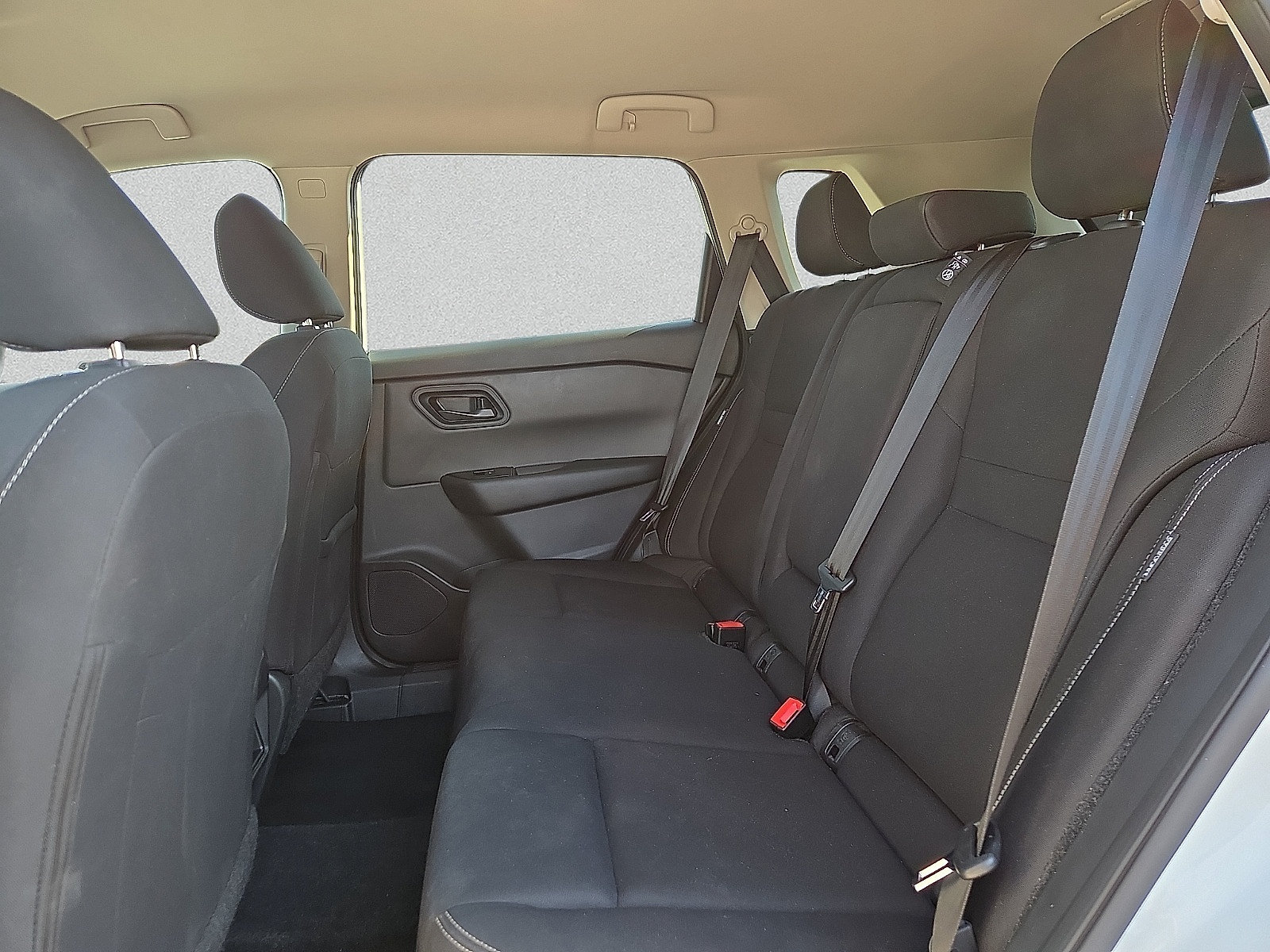 Used 2024 Nissan Rogue S FWD image 10