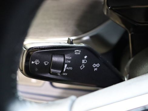 Used 2025 Volkswagen ID. Buzz Pro S RWD image 39