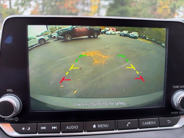 Used 2024 Nissan Sentra SV FWD image 27