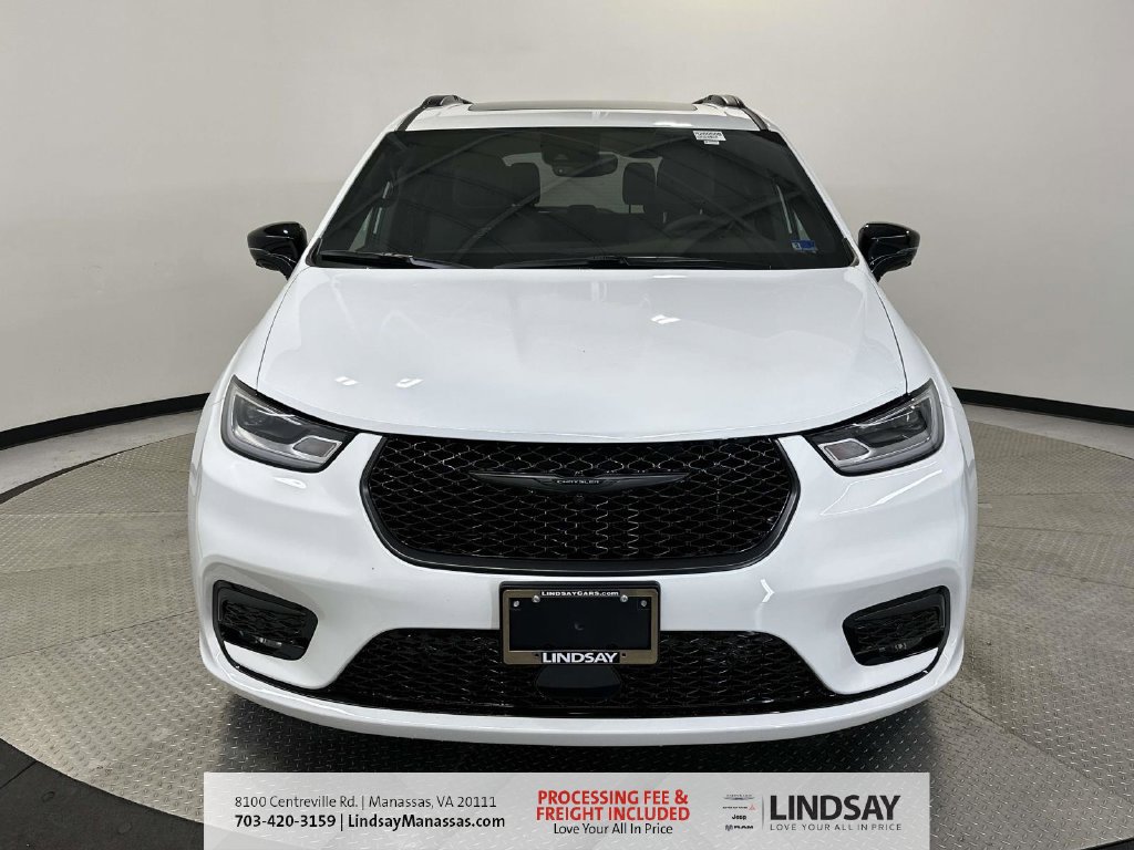 New 2026 Chrysler Pacifica Select w/ S Appearance Package FWD image 3