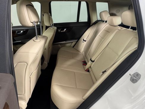 Used 2015 Mercedes-Benz GLK 350 2WD image 18