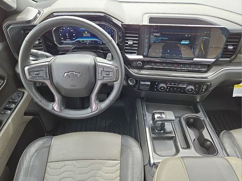 Used 2024 Chevrolet Silverado 1500 ZR2 w/ Technology Package image 17