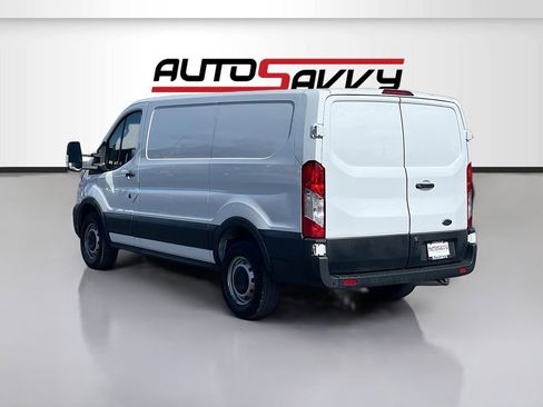 Used 2025 Ford Transit 150 Low Roof RWD image 5