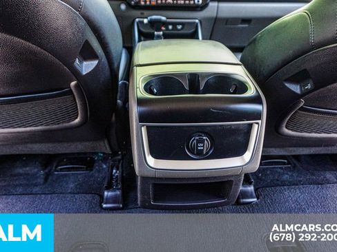 Used 2025 Kia Carnival FWD image 33