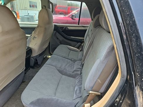 Used 2005 Toyota 4Runner SR5 w/ Preferred Accessory Pkg AWD/4WD image 3