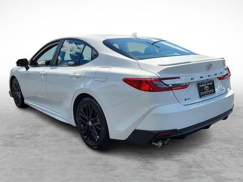 Used 2025 Toyota Camry SE FWD image 4