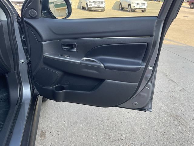 Used 2025 Mitsubishi Outlander Sport SE AWD/4WD image 16