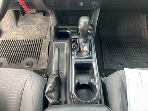 Used 2019 Toyota Tacoma SR image 25