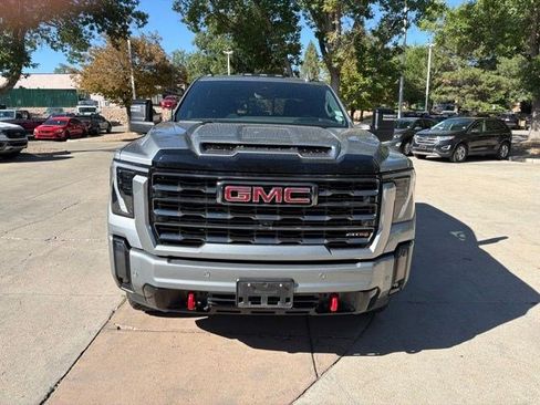 Used 2024 GMC Sierra 3500 AT4 w/ AT4 Premium Plus Package AWD/4WD image 9