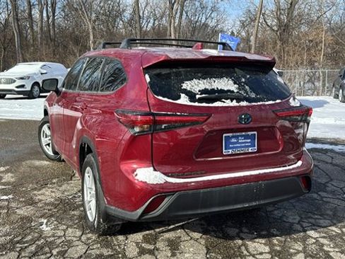 Used 2021 Toyota Highlander LE image 5
