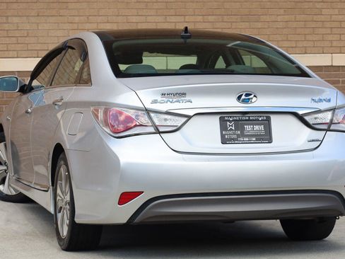 Used 2014 Hyundai Sonata Limited w/ Panoramic Sunroof Package 02 FWD image 8