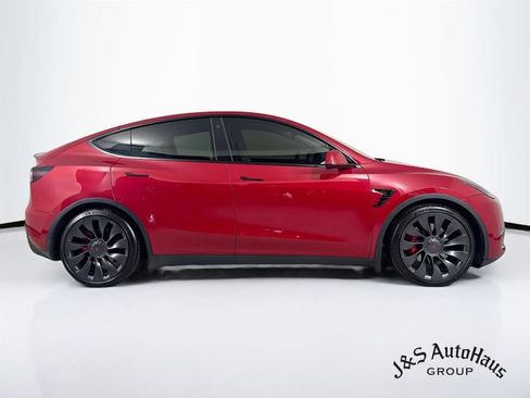 Used 2022 Tesla Model Y Performance AWD/4WD image 8