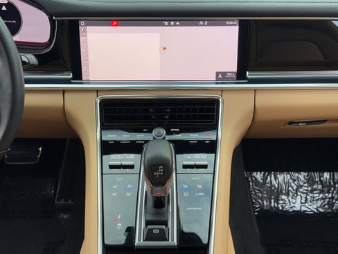 Used 2021 Porsche Panamera 4S image 24