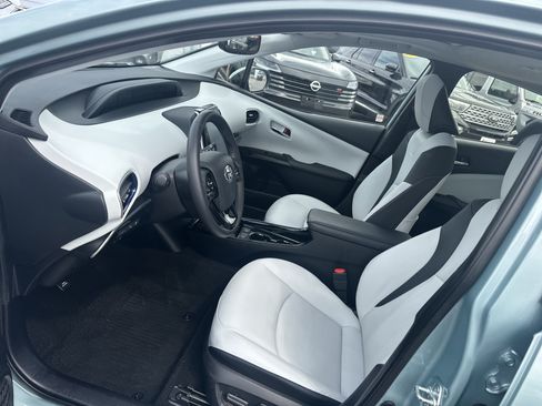 Used 2021 Toyota Prius Limited w/ Premium Convenience Package FWD image 7